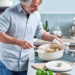 Alternative view of Kitchenaid CC006062-001 30 cm Cast Iron Oval casserole With Lid, Robust and Durable